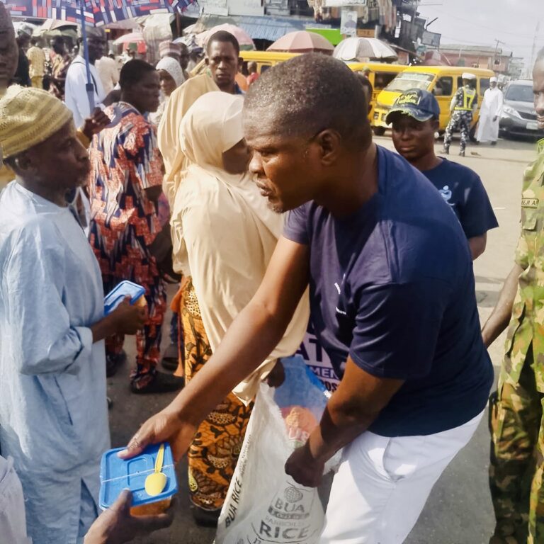 ADEWUMI FOUNDATION STREET FEEDING OUTREACH – AJEGUNLE, APAPA, LAGOS (OCTOBER 24, 2025)